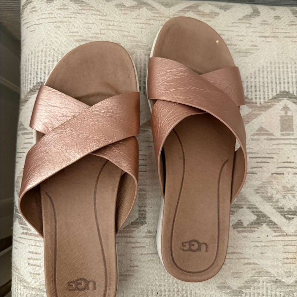 UGG Women's Metallic Pink Cross Strap Sandals